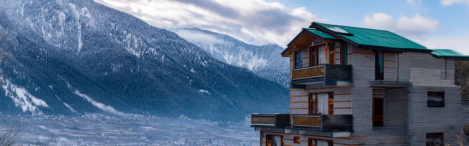 Stay Longer in Manali at Jungle by Sturmfrei Hostel